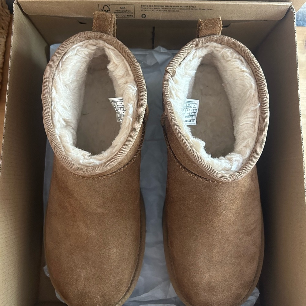 UGG Classic Ultra Mini Platform in Chestnut - Picture 8 of 8